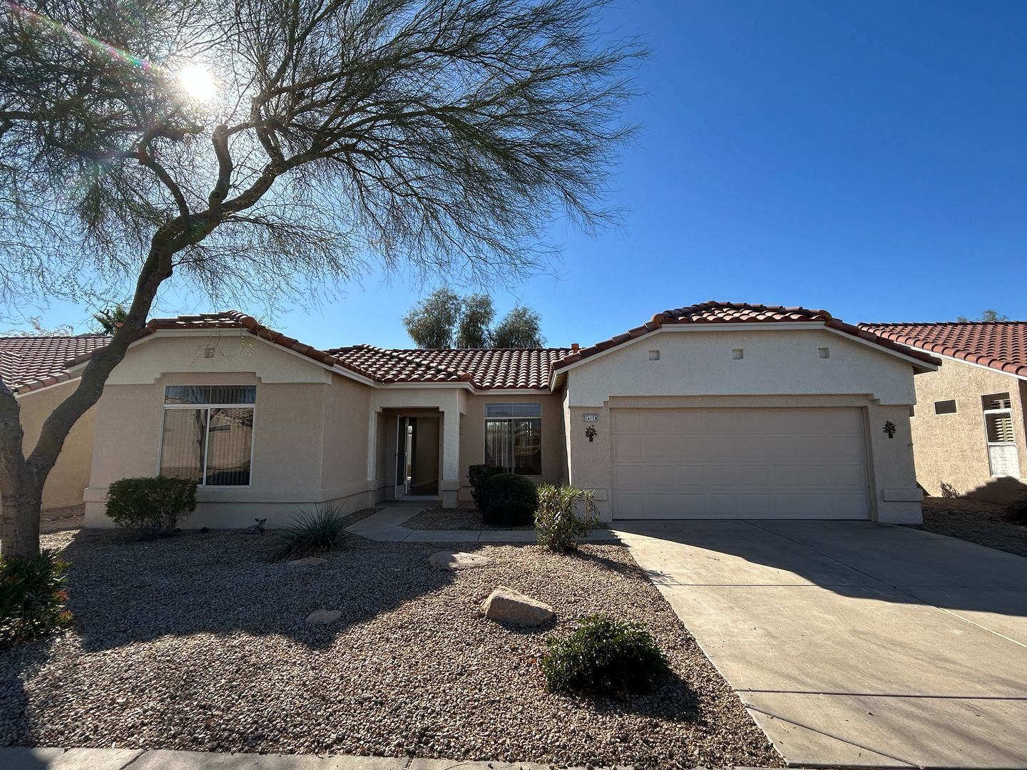 Nicely updated 2 bedroom / 2 bathroom home in Sun City West (age restricted community) ready for immediate move-in !! property image