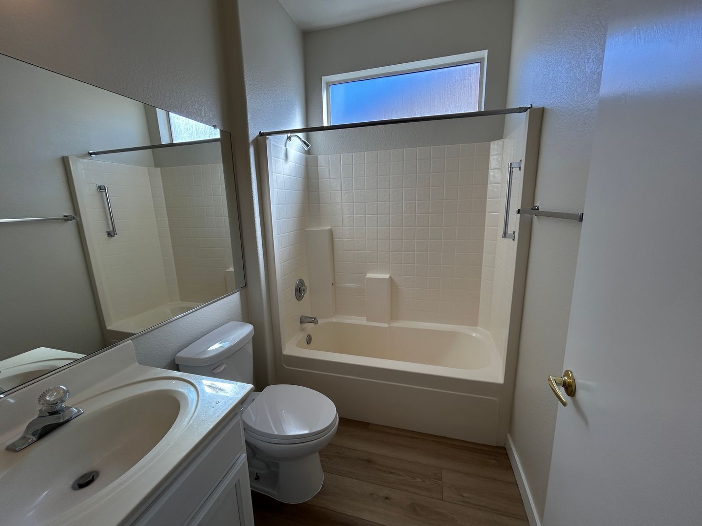 Nicely updated 2 bedroom / 2 bathroom home in Sun City West (age restricted community) ready for immediate move-in !! property image