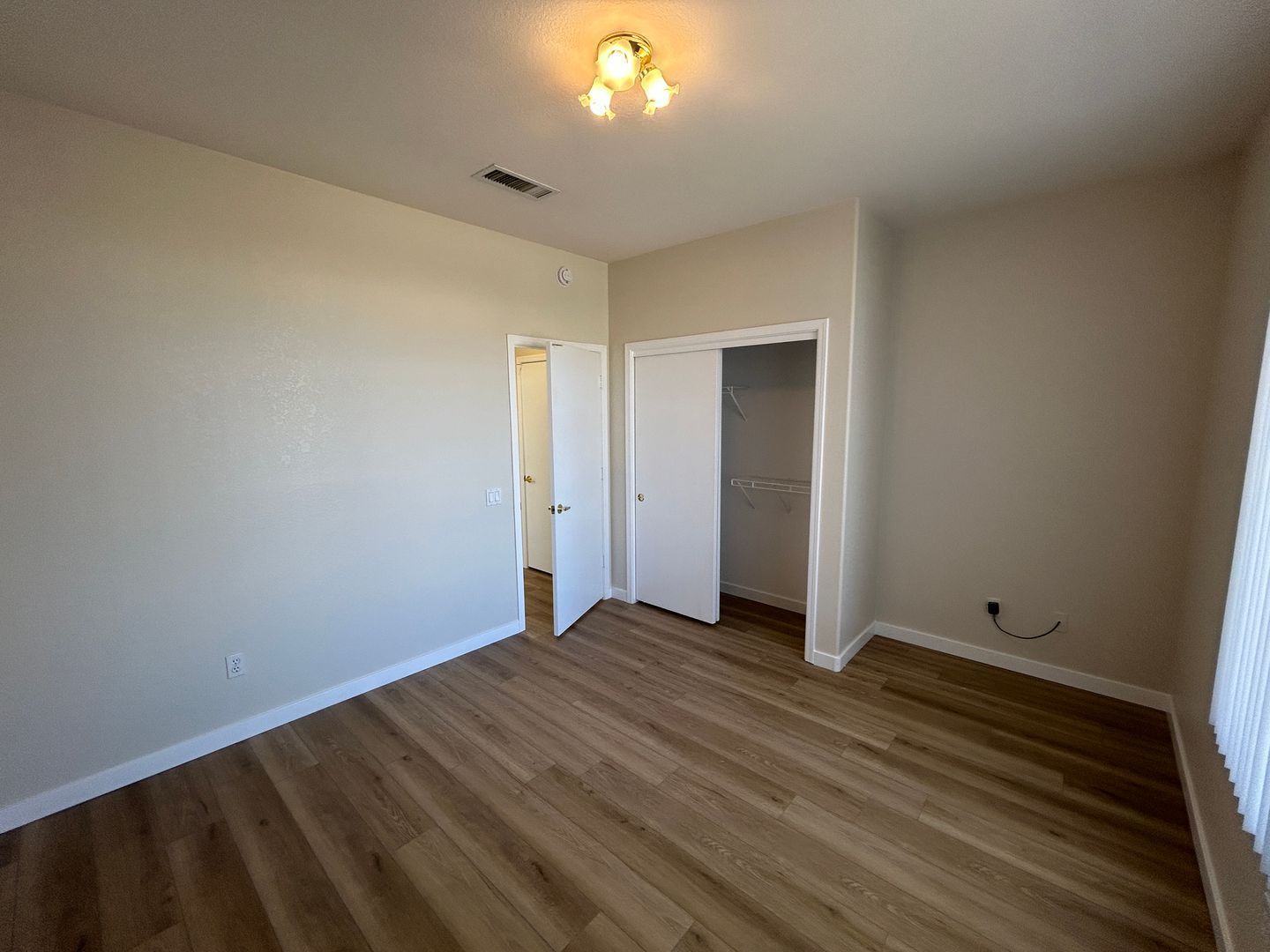 Nicely updated 2 bedroom / 2 bathroom home in Sun City West (age restricted community) ready for immediate move-in !! property image