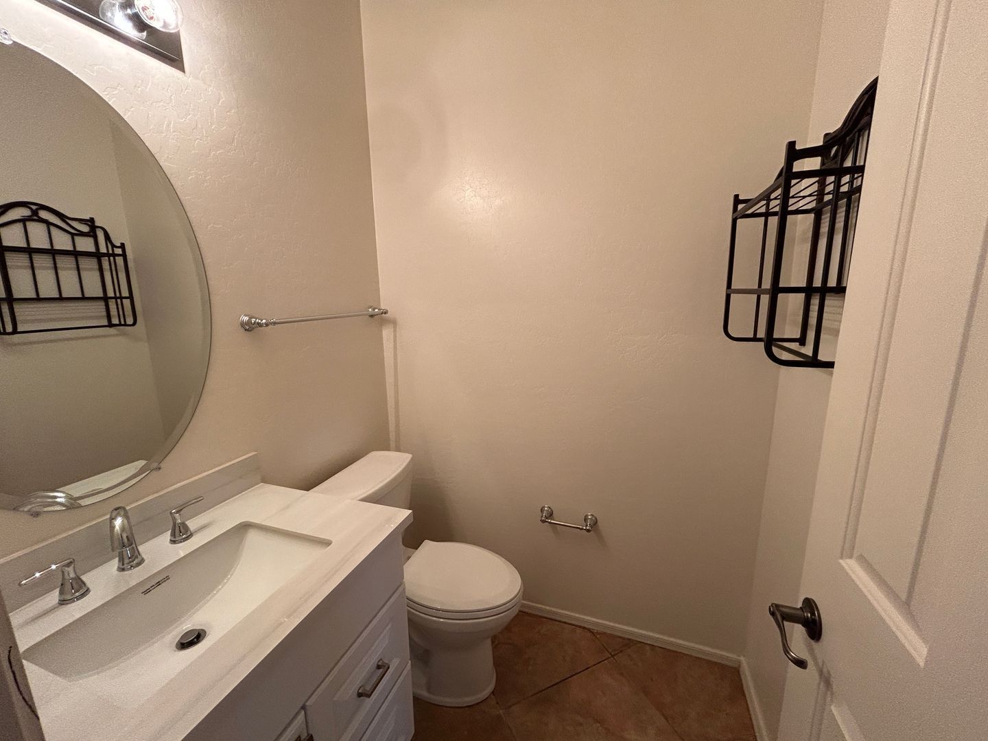 Incredible 6 bedrooms/3.5 bathrooms/ Loft (plus Casita) ready for June 10th Move in! property image