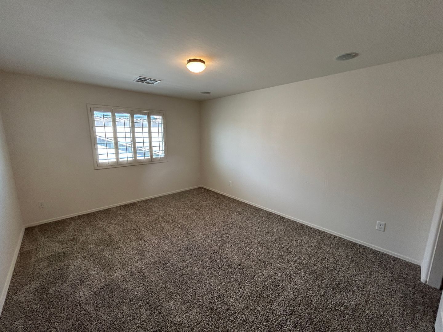 Incredible 6 bedrooms/3.5 bathrooms/ Loft (plus Casita) ready for June 10th Move in! property image