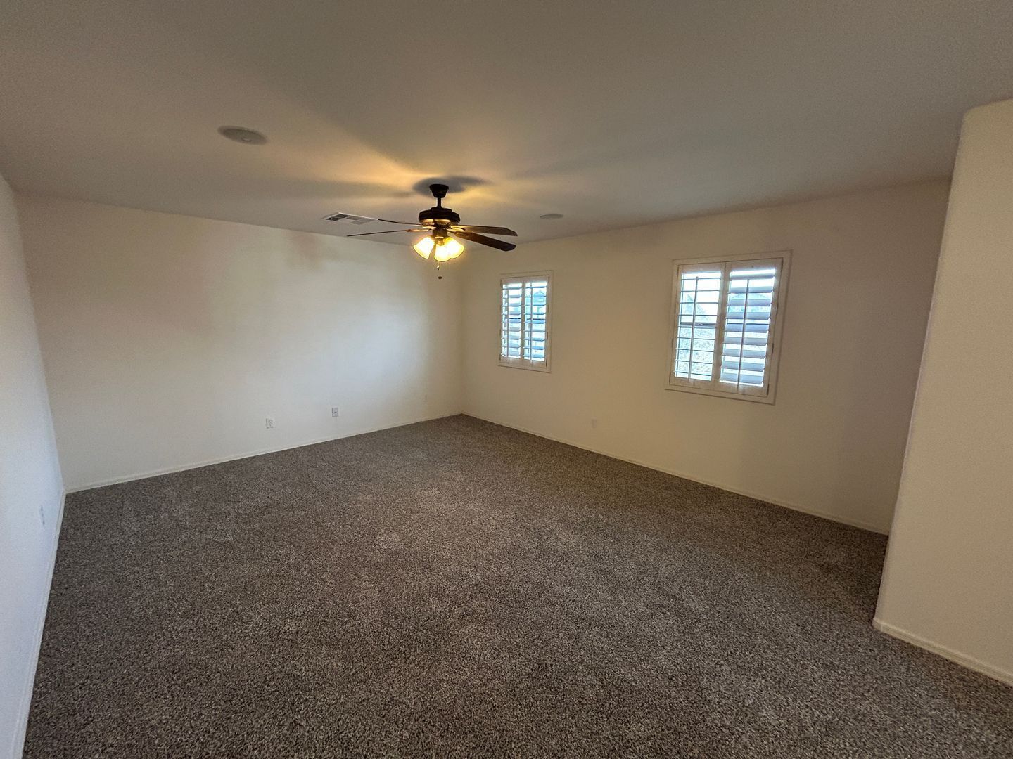 Incredible 6 bedrooms/3.5 bathrooms/ Loft (plus Casita) ready for June 10th Move in! property image