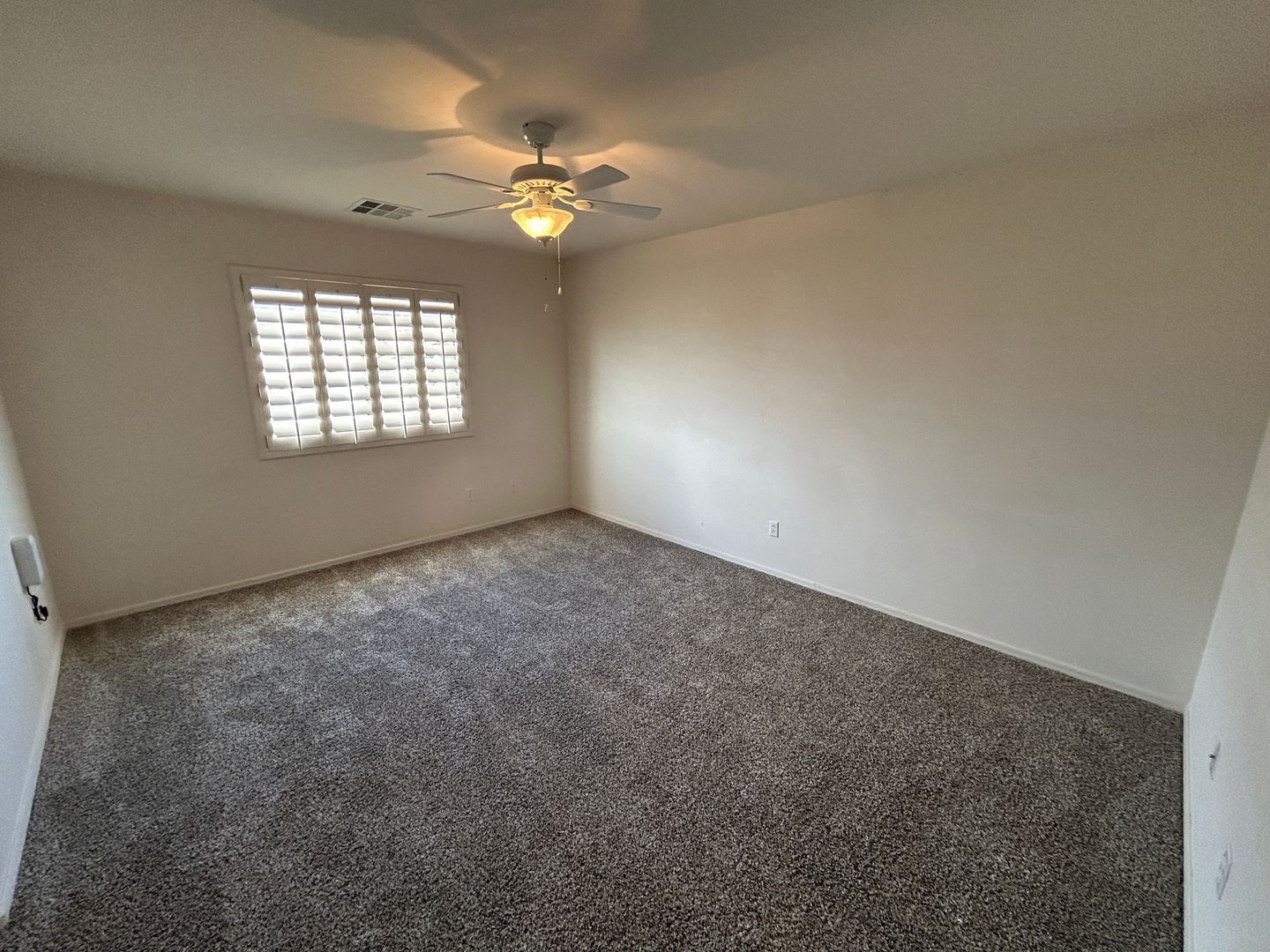 Incredible 6 bedrooms/3.5 bathrooms/ Loft (plus Casita) ready for June 10th Move in! property image