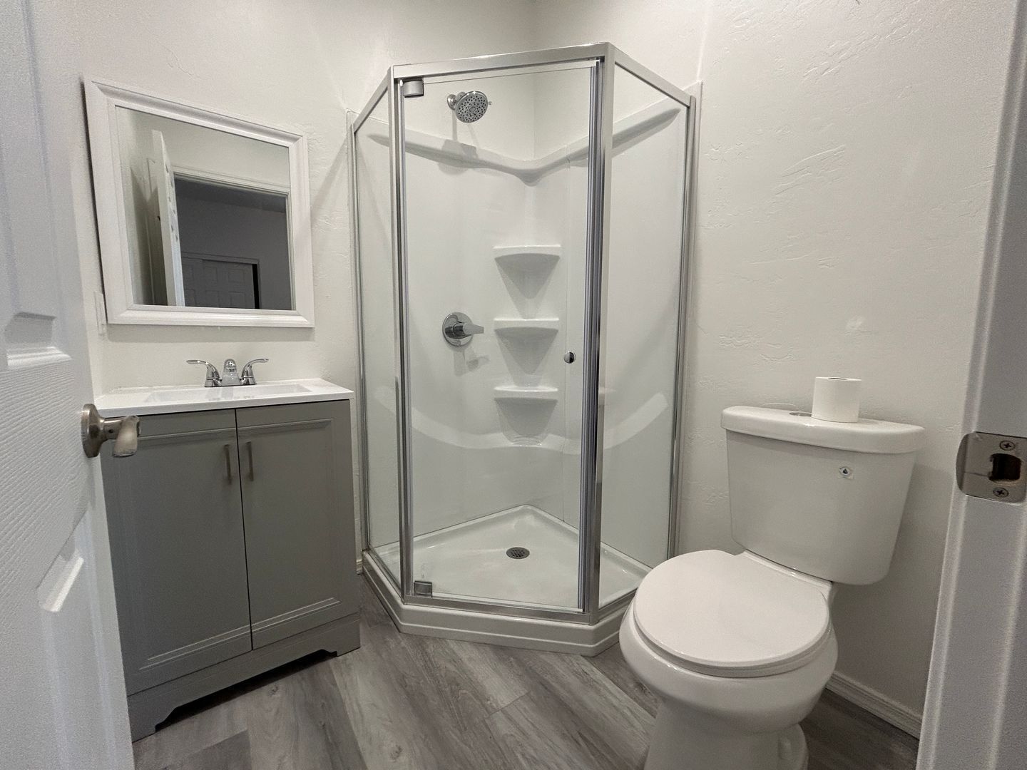 Incredible 6 bedrooms/3.5 bathrooms/ Loft (plus Casita) ready for June 10th Move in! property image