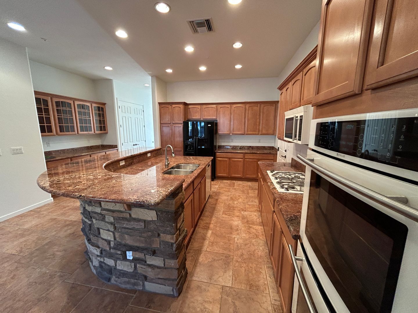 Fantastic Home with pool/spa location in Litchfield Park ready for early June move in! property image