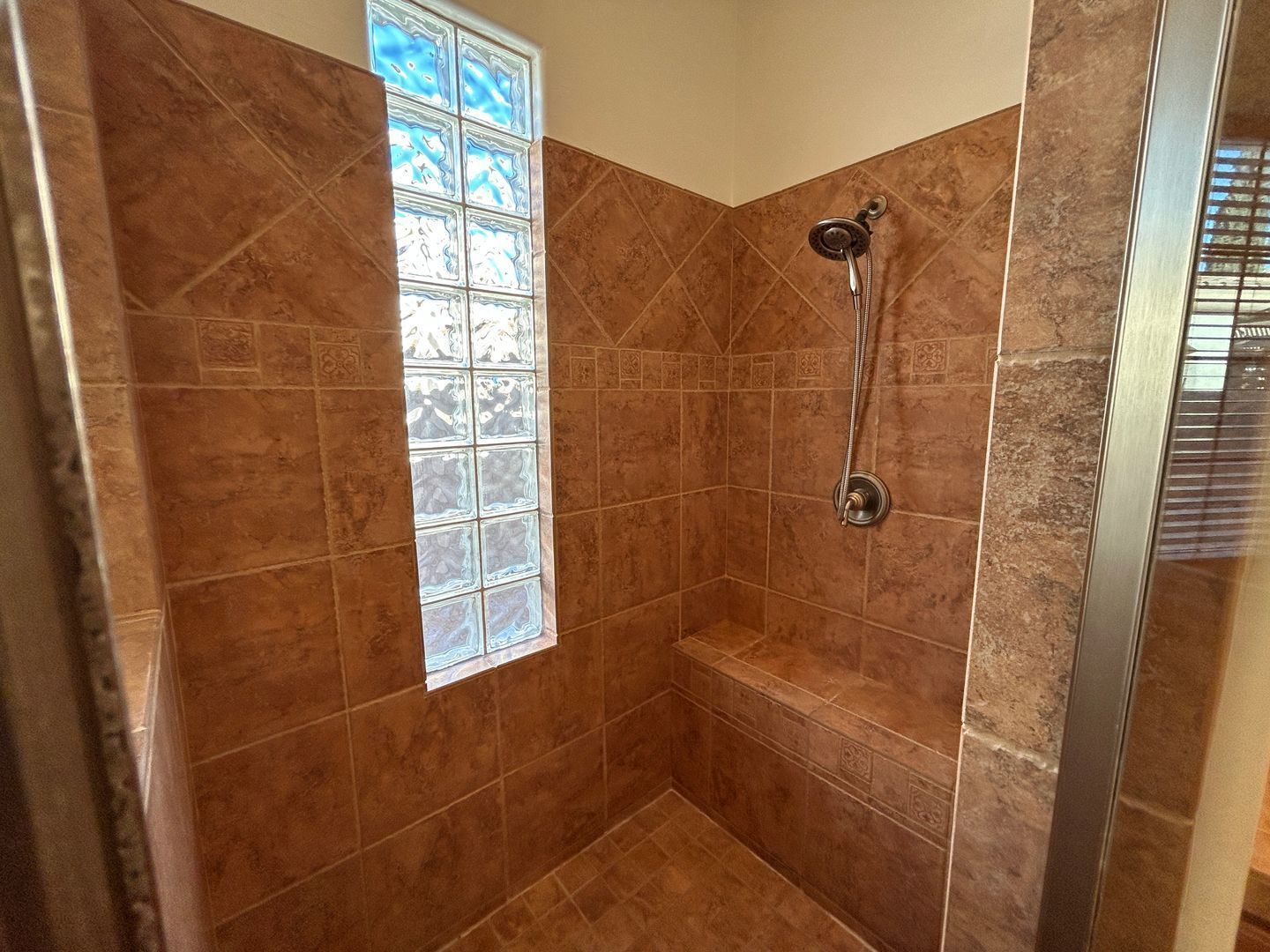 Fantastic Home with pool/spa location in Litchfield Park ready for early June move in! property image