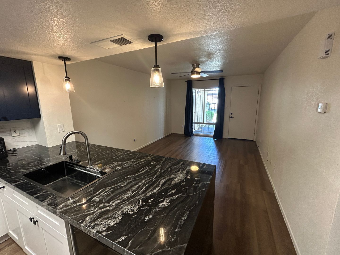 Updated 1 bedroom/1 bathroom townhome in Glendale ready for move-in property image