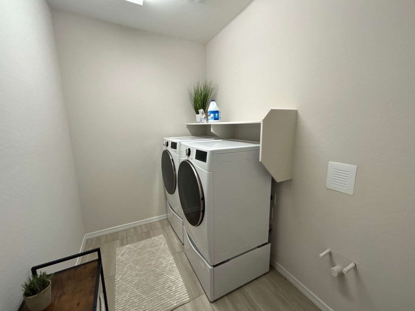 Furnished or Unfurnished Home - 12 Month Minimum Lease (4 bedrooms/3 bathrooms-plus den) WITH POOL in Vistancia is ready for immediate move-in property image