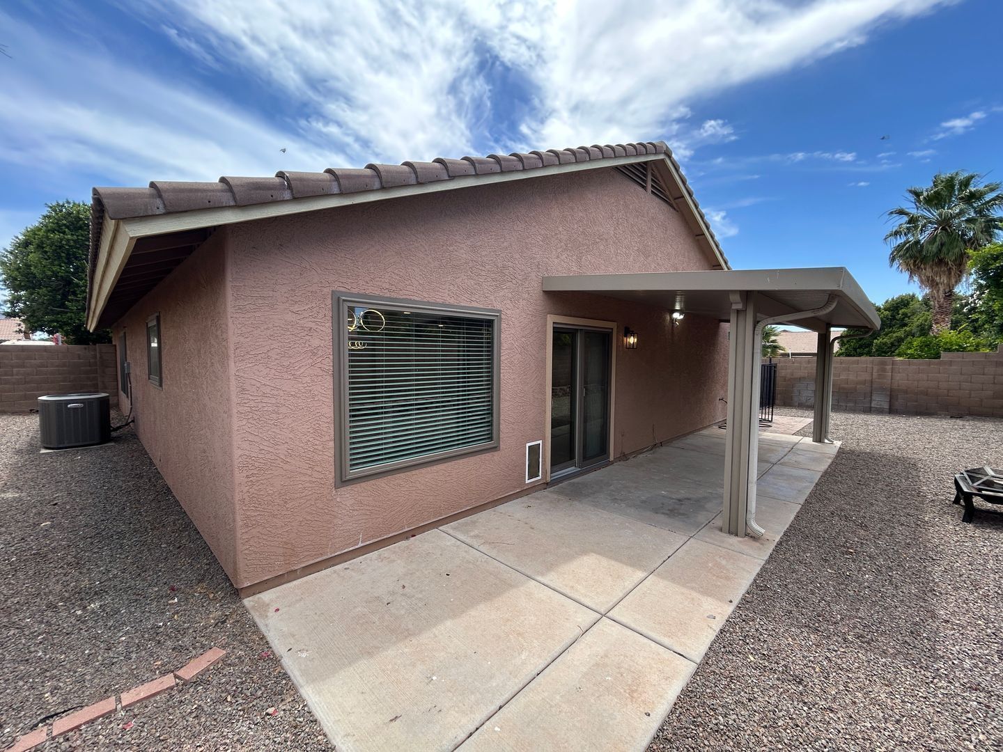 North Phoenix Home (3 bedrooms/2 bathrooms-plus den) ready for immediate move-in property image