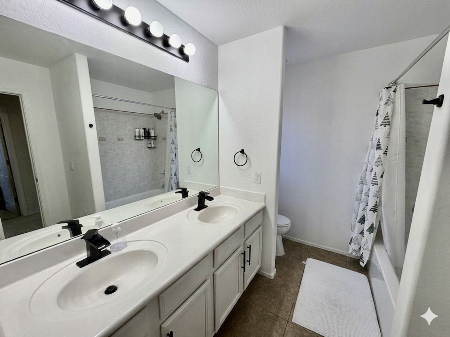Nicely updated 4 bedrooms/2.5 bathroom home in Surprise ready for early August move-in property image