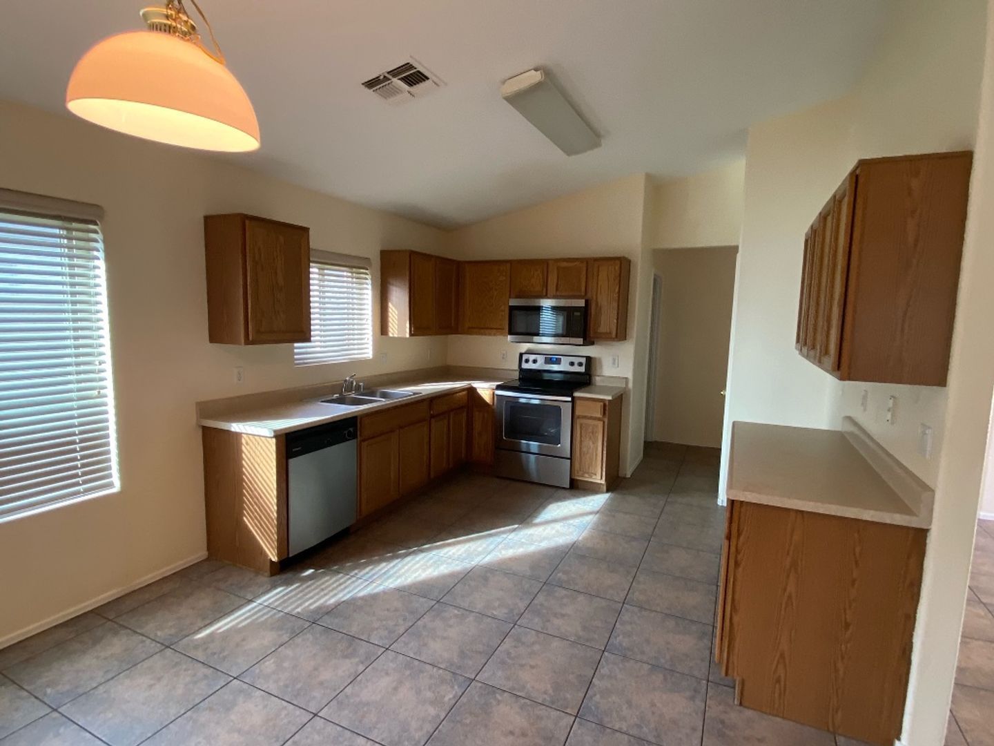 4 bedroom 2 bath home in Citrus Point is available for an early Julu Move in! property image
