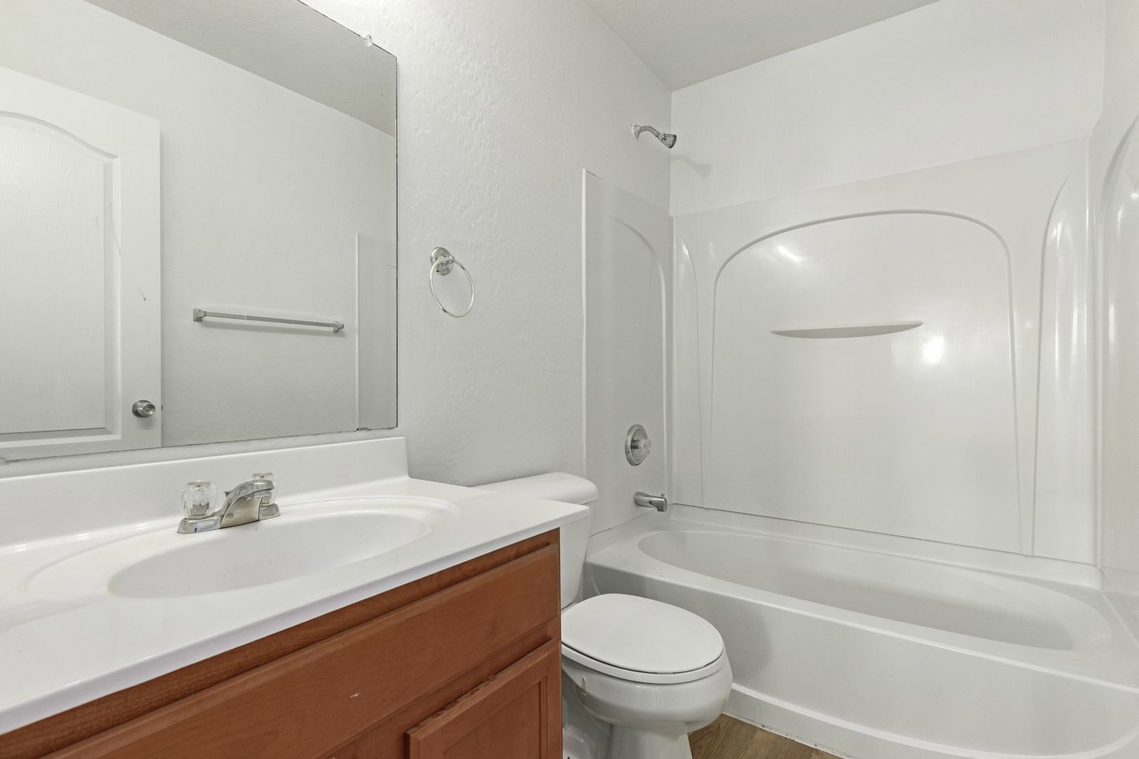 Fantastic 3 bedroom / 2.5 bathroom home in Peoria ready for an early July move-in!! property image