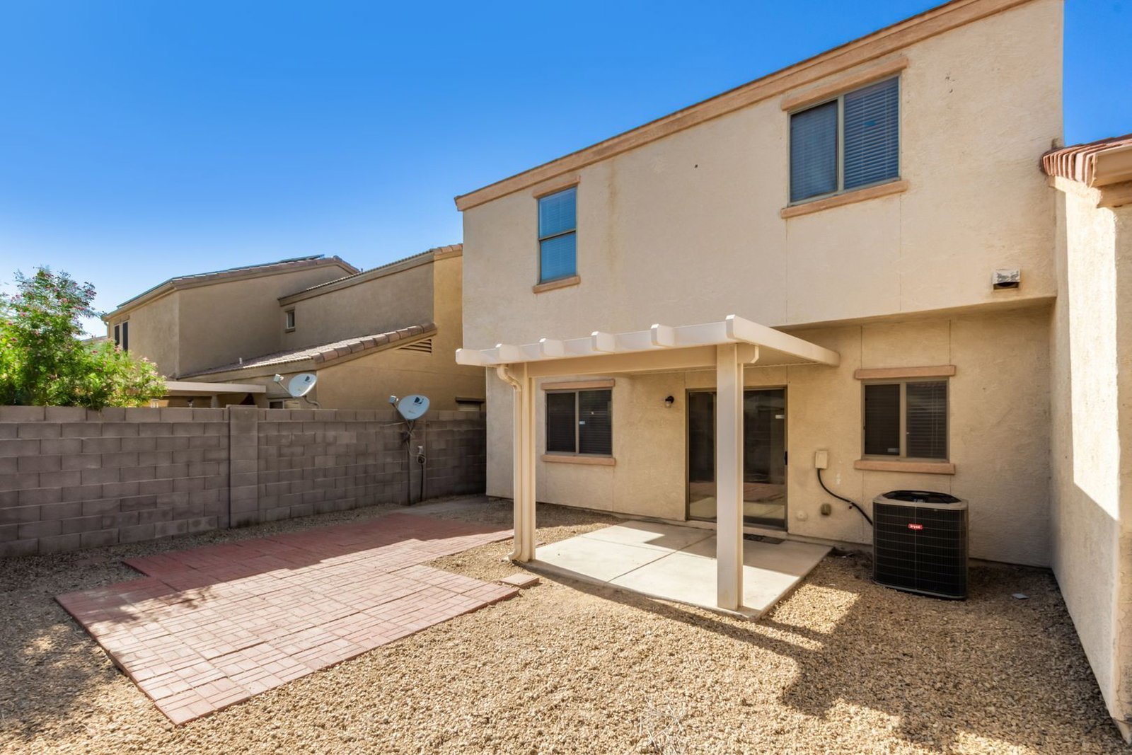 Fantastic 3 bedroom / 2.5 bathroom home in Peoria ready for an early July move-in!! property image