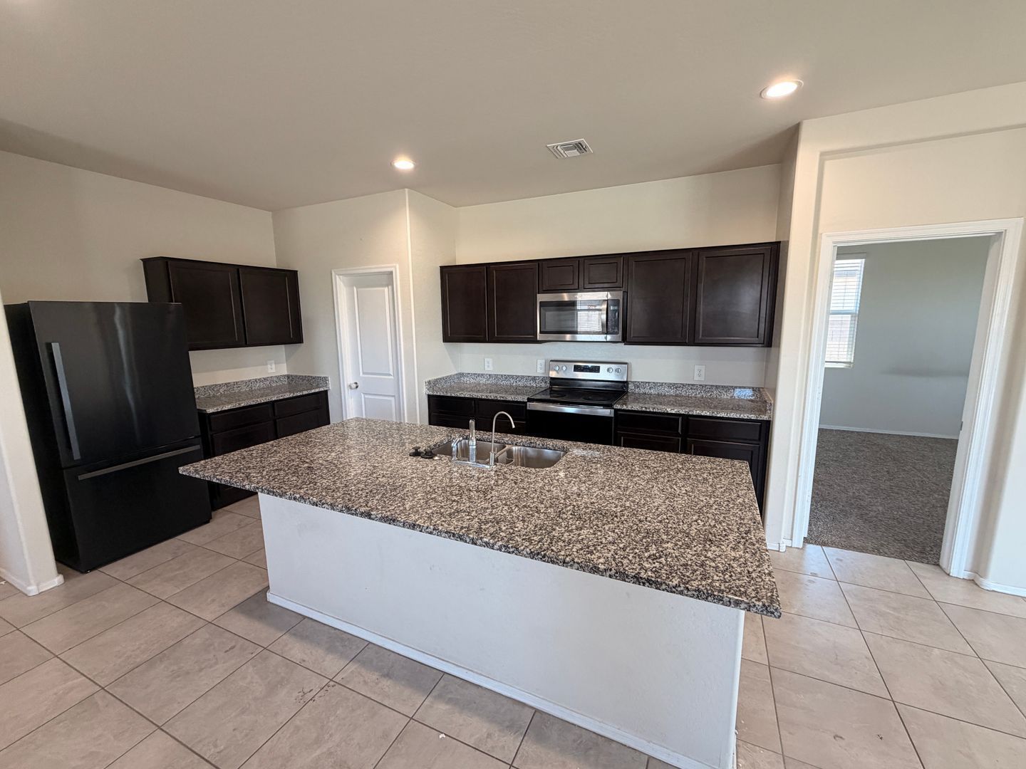 Wonderful Home in Rio Rancho Estates (3 bedroom/2 bathroom) ready for immediate move-in property image