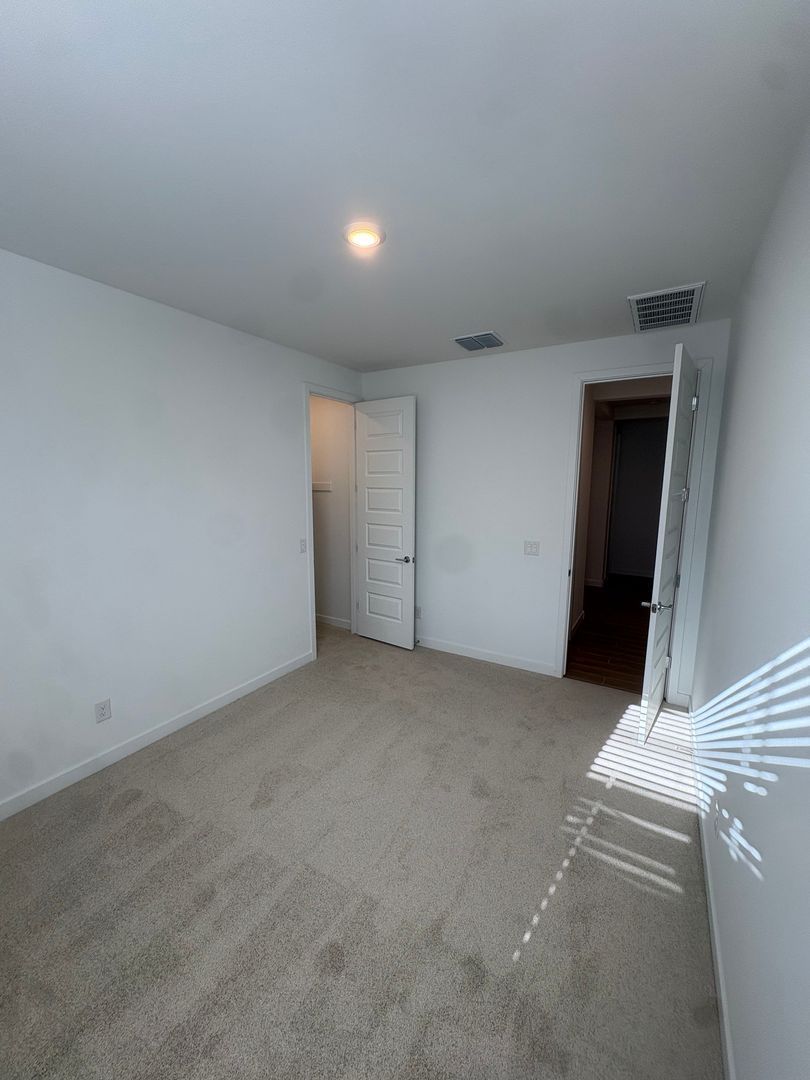 Brand New Litchfield Park Home - 4 Bed /3 bath, ready for immediate move-in! property image