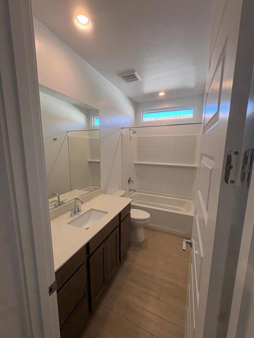 Brand New Litchfield Park Home - 4 Bed /3 bath, ready for immediate move-in! property image