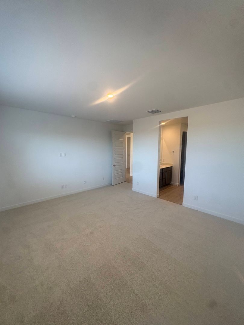 Brand New Litchfield Park Home - 4 Bed /3 bath, ready for immediate move-in! property image