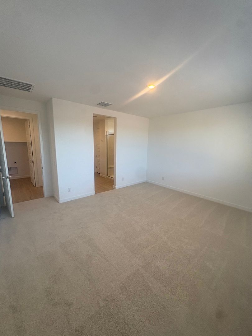 Brand New Litchfield Park Home - 4 Bed /3 bath, ready for immediate move-in! property image